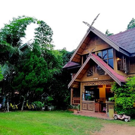 Crossroads House Hotel Mae Hong Son Eksteriør billede