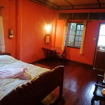 Crossroads House Hotel Mae Hong Son Eksteriør billede