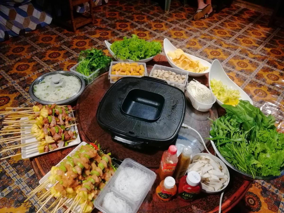 Crossroads House Hotel Mae Hong Son Eksteriør billede