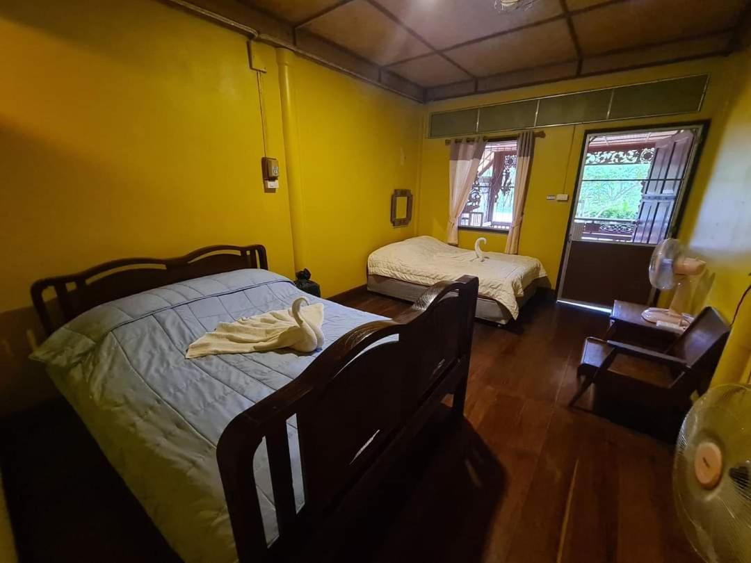 Crossroads House Hotel Mae Hong Son Eksteriør billede