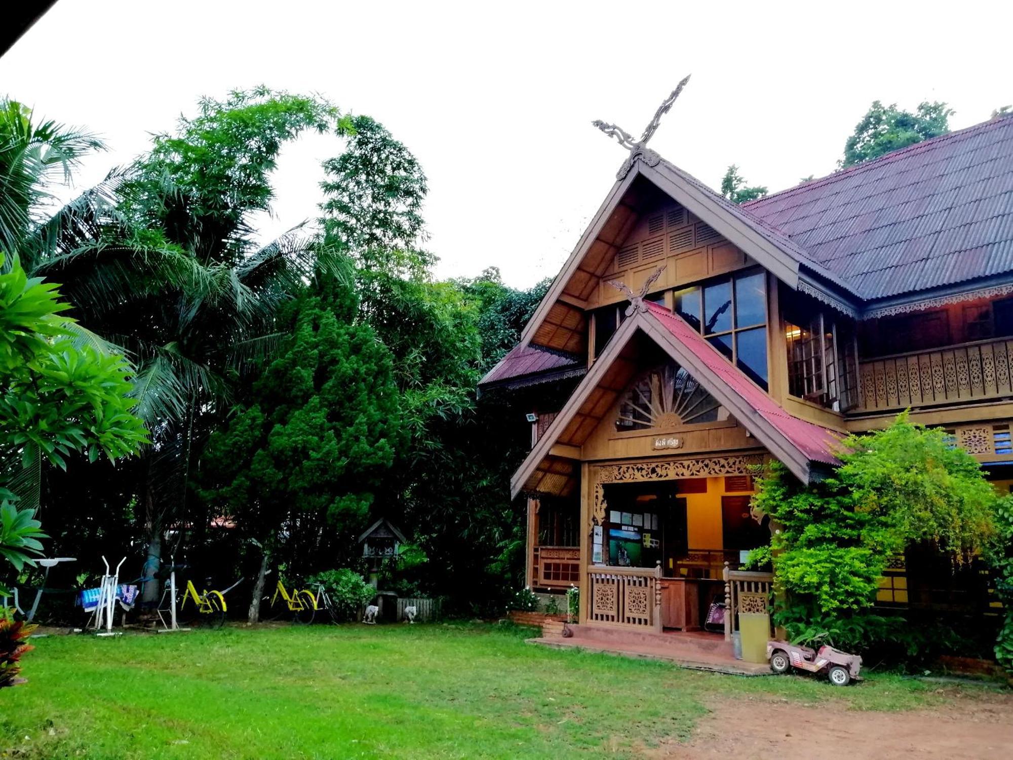 Crossroads House Hotel Mae Hong Son Eksteriør billede