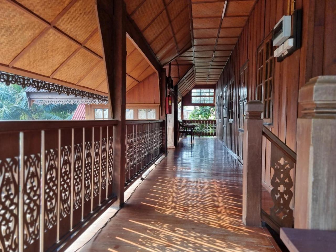 Crossroads House Hotel Mae Hong Son Eksteriør billede