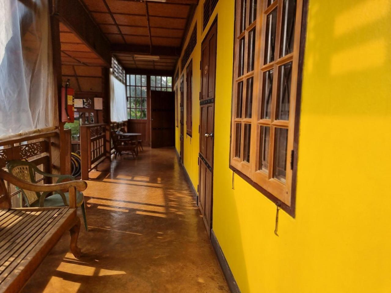Crossroads House Hotel Mae Hong Son Eksteriør billede