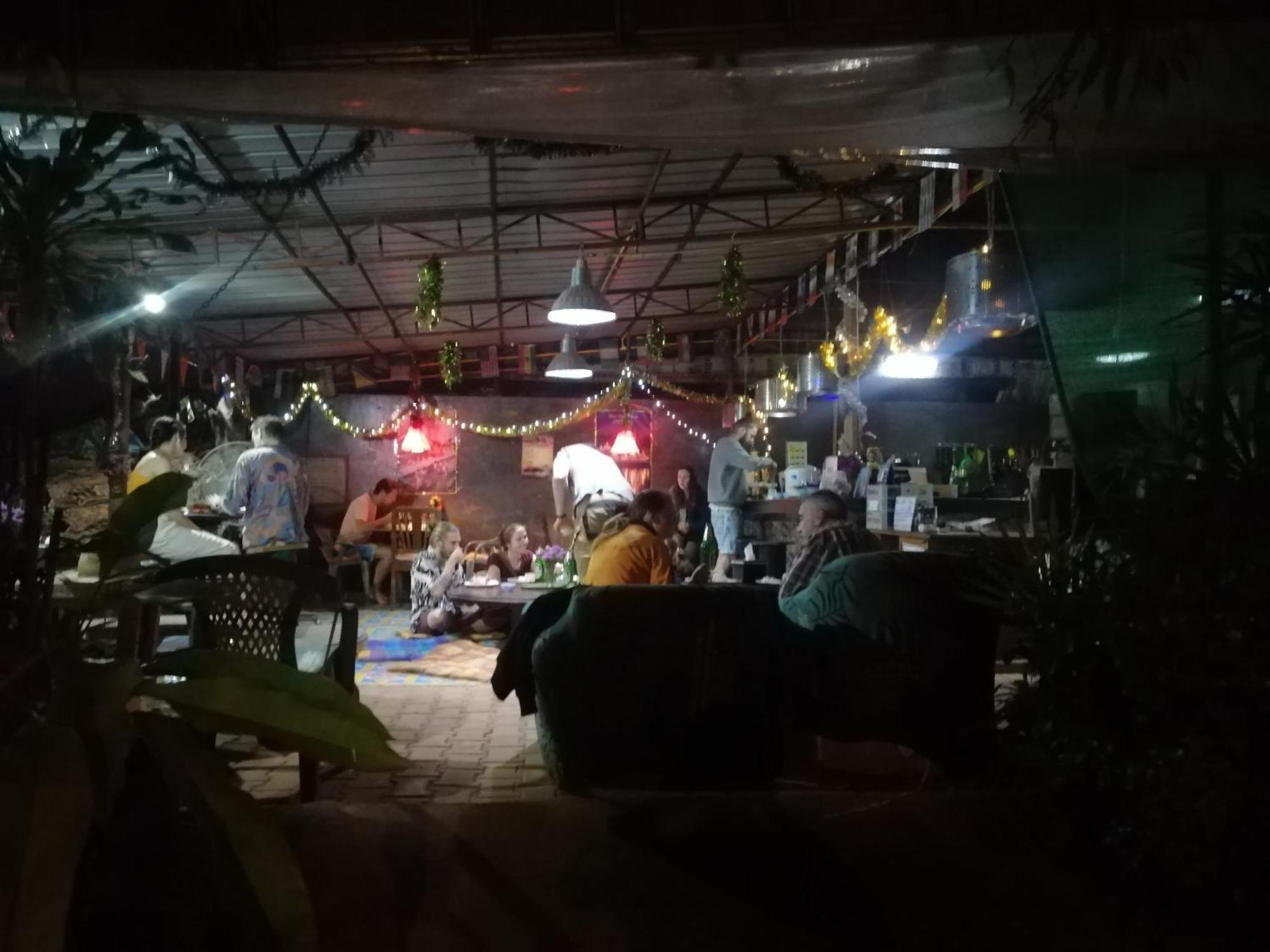 Crossroads House Hotel Mae Hong Son Eksteriør billede