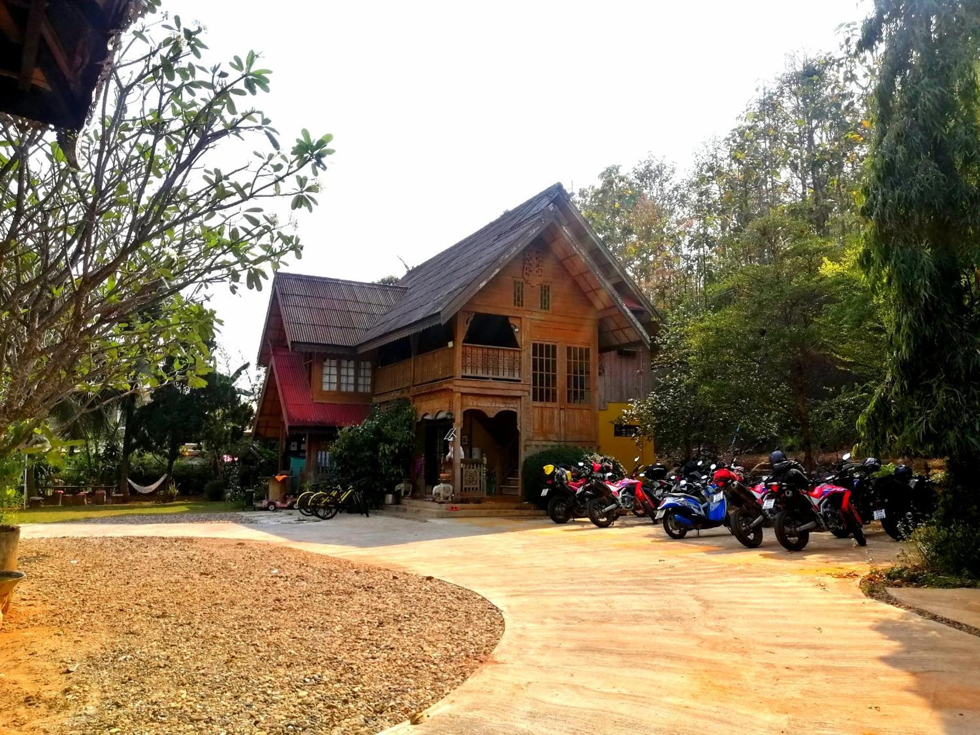 Crossroads House Hotel Mae Hong Son Eksteriør billede