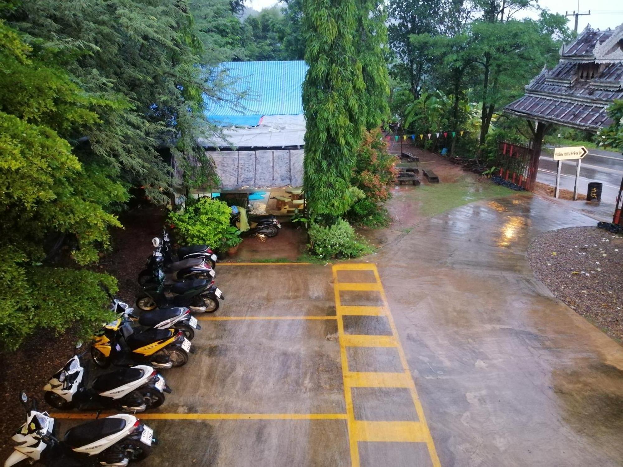 Crossroads House Hotel Mae Hong Son Eksteriør billede