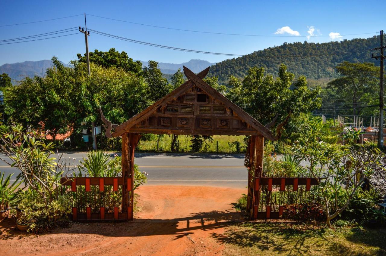 Crossroads House Hotel Mae Hong Son Eksteriør billede
